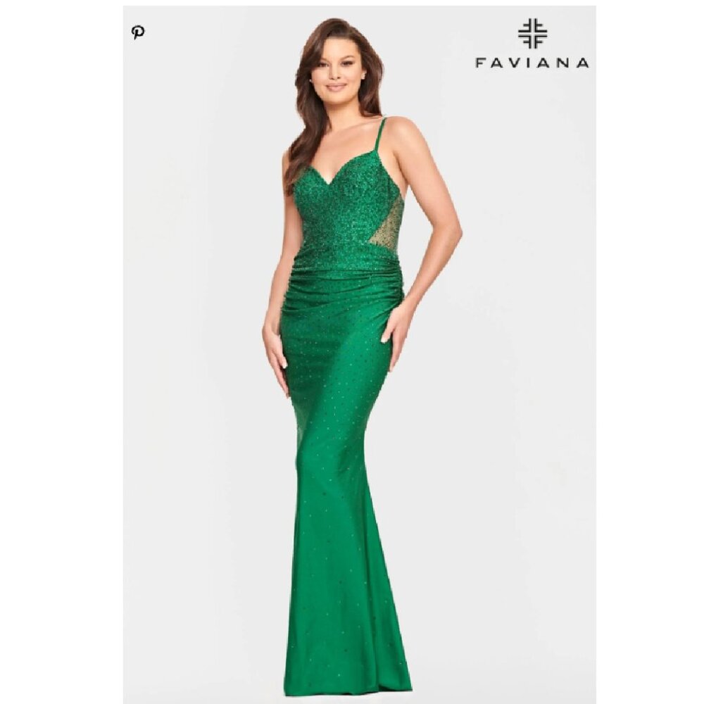 NWT Emerald Green V Neck Dress With Corset Back And Rhinestone Beading Size 4